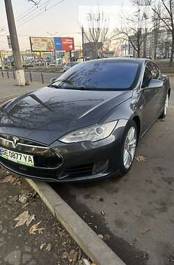 Лифтбек Tesla Model S 2015 в Николаеве