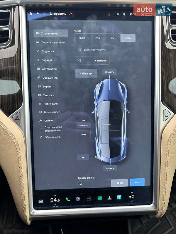 Ліфтбек Tesla Model S 2013 в Чернівцях