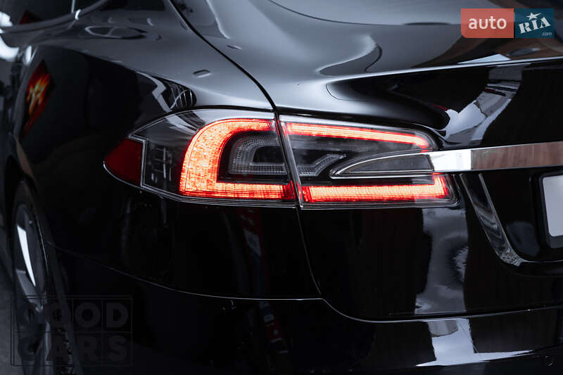 Лифтбек Tesla Model S 2019 в Одессе