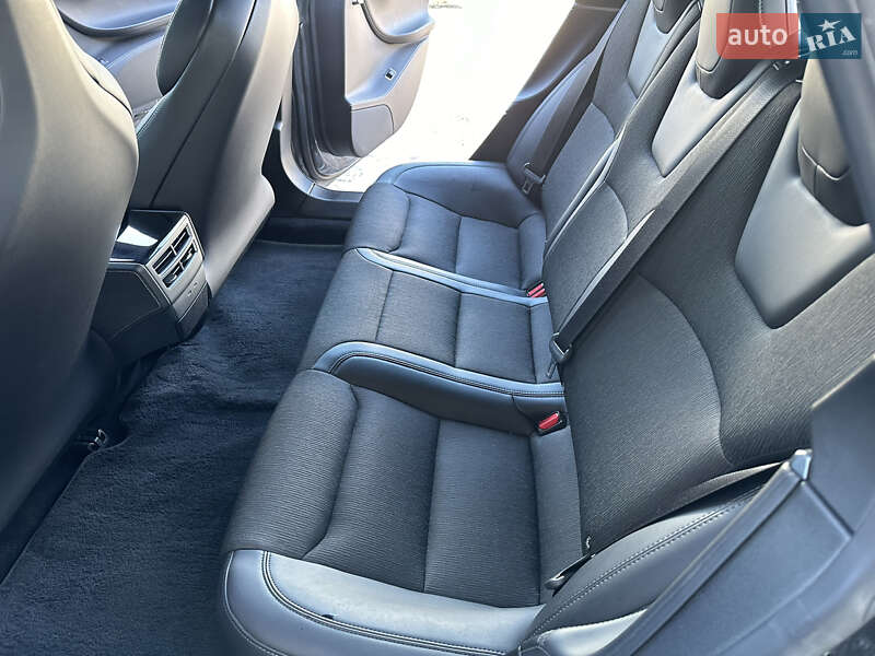 Лифтбек Tesla Model S 2018 в Борисполе