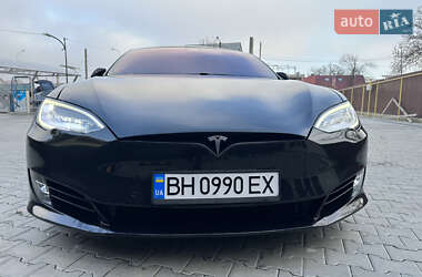 Лифтбек Tesla Model S 2017 в 