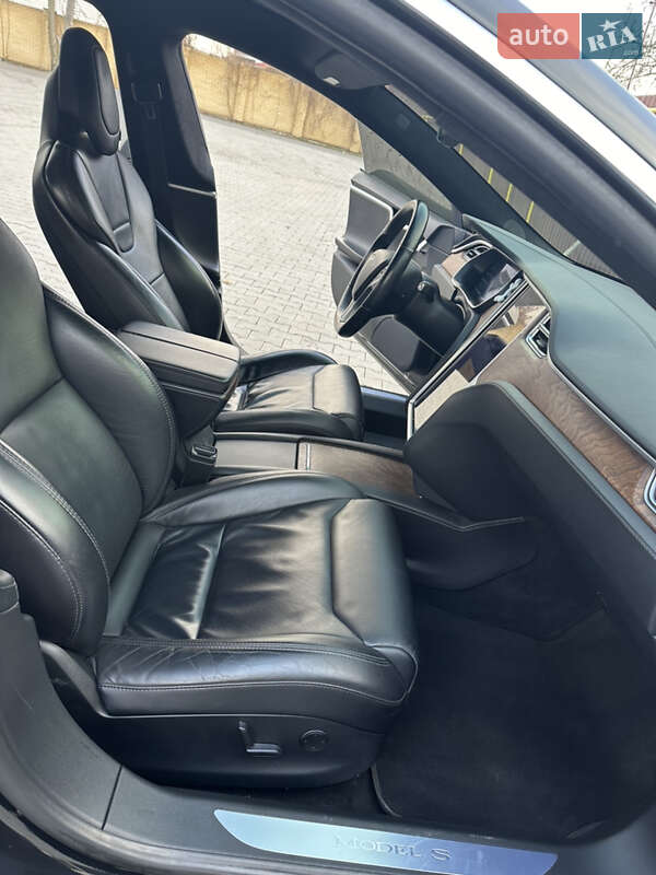 Ліфтбек Tesla Model S 2017 в Одесі
