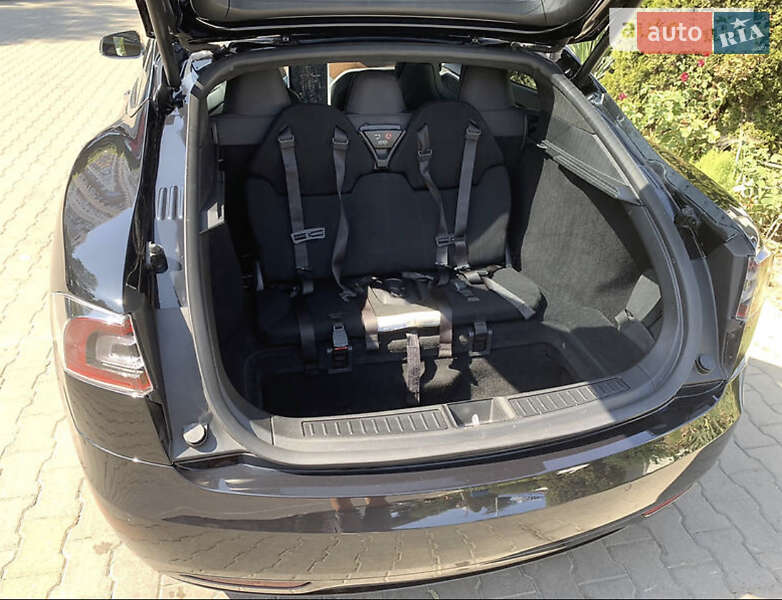 Ліфтбек Tesla Model S 2017 в Одесі