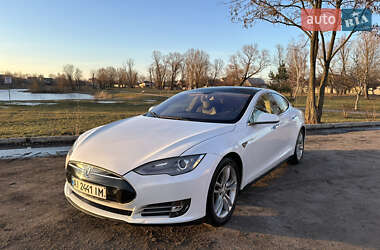 Лифтбек Tesla Model S 2013 в Киеве