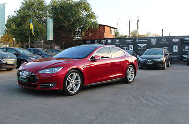 Tesla Model S 2015