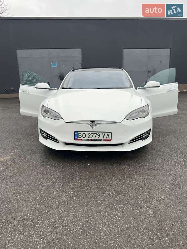 Лифтбек Tesla Model S 2014 в Тернополе