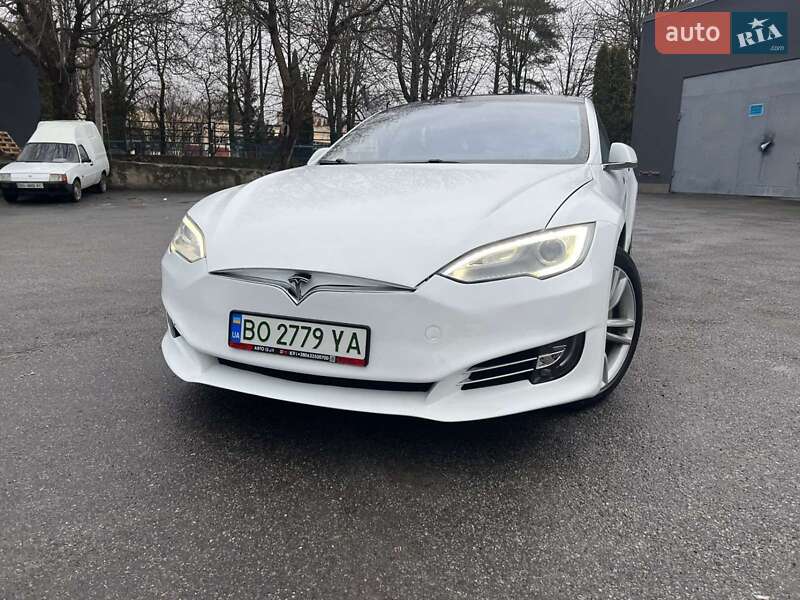 Лифтбек Tesla Model S 2014 в Тернополе