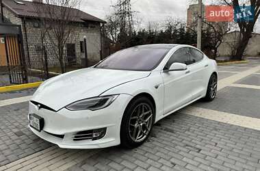Лифтбек Tesla Model S 2014 в Львове