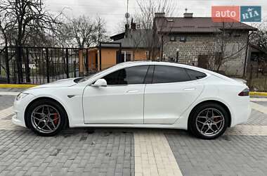 Лифтбек Tesla Model S 2014 в Львове