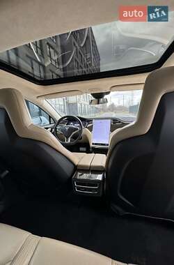 Лифтбек Tesla Model S 2014 в Львове