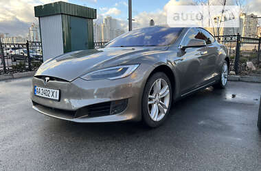 Tesla Model S 2015