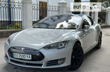 Tesla Model S 2015