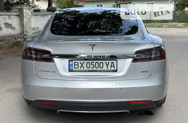 Лифтбек Tesla Model S 2015 в 