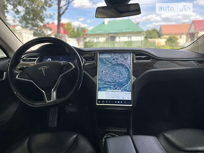 Лифтбек Tesla Model S 2015 в Каменец-Подольском