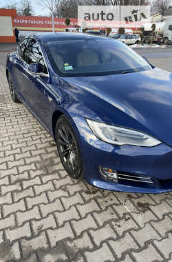 Лифтбек Tesla Model S 2017 в Житомире