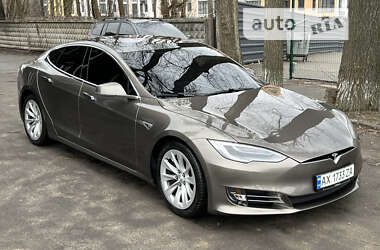 Tesla Model S 2016