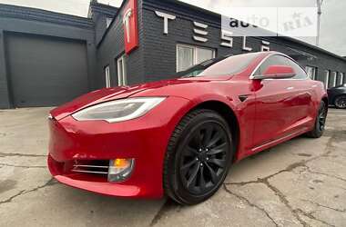 Лифтбек Tesla Model S 2019 в Киеве