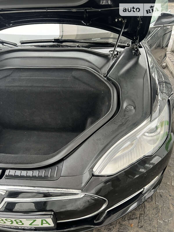 Лифтбек Tesla Model S 2015 в Броварах