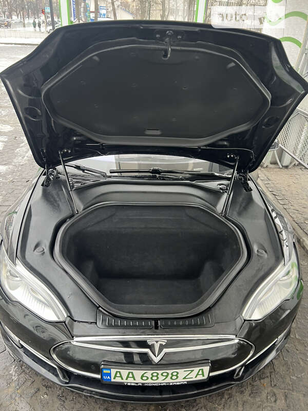 Лифтбек Tesla Model S 2015 в Броварах