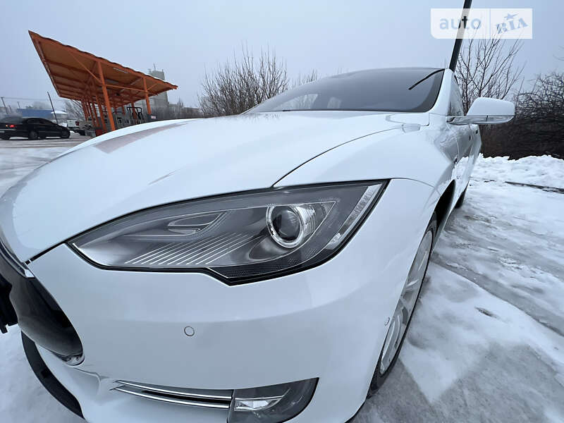 Лифтбек Tesla Model S 2016 в Харькове
