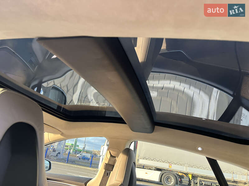 Лифтбек Tesla Model S 2013 в Ковеле