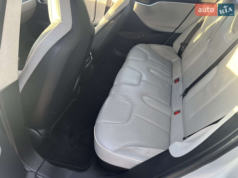 Лифтбек Tesla Model S 2013 в Ковеле