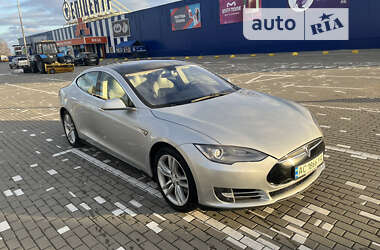 Tesla Model S 2013