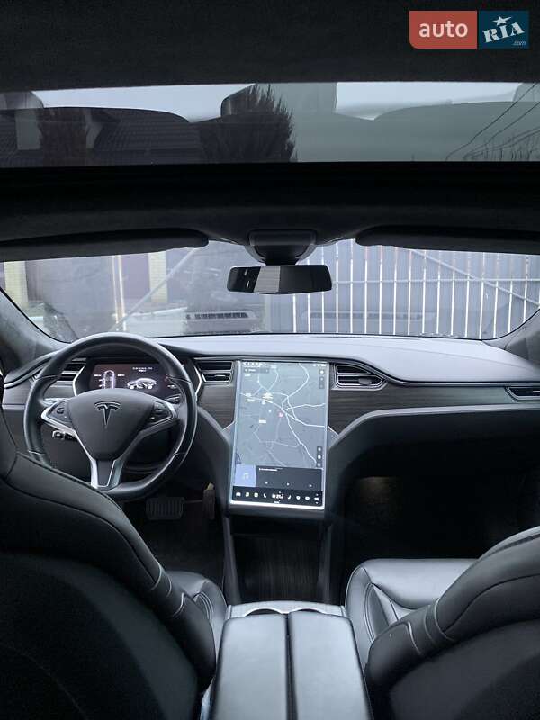 Лифтбек Tesla Model S 2015 в Киеве