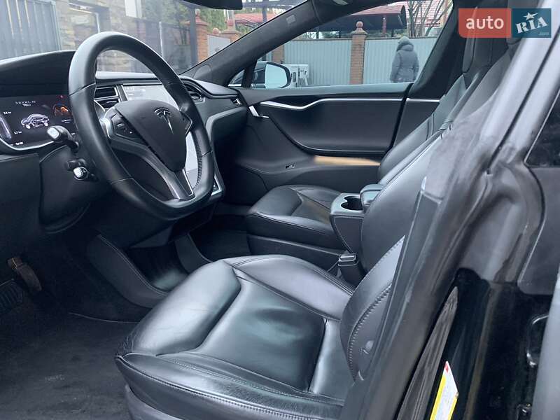 Лифтбек Tesla Model S 2015 в Киеве