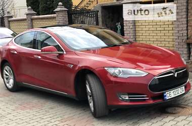 Ліфтбек Tesla Model S 2013 в Чернівцях