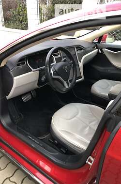 Лифтбек Tesla Model S 2013 в Черновцах