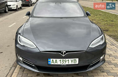 Лифтбек Tesla Model S 2018 в Киеве