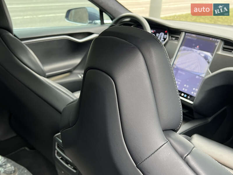 Лифтбек Tesla Model S 2018 в Киеве