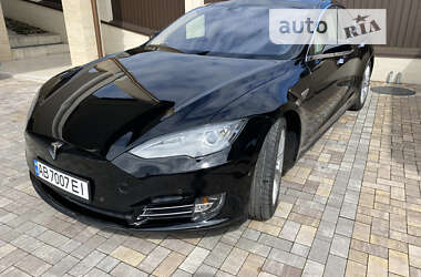 Tesla Model S 2015