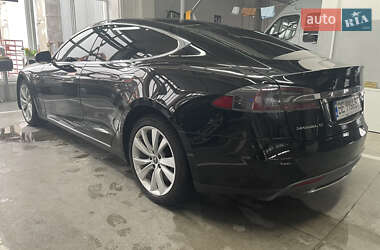 Tesla Model S 2014