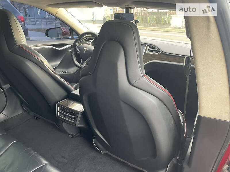 Лифтбек Tesla Model S 2014 в Львове