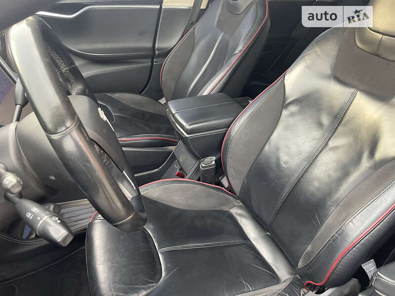 Лифтбек Tesla Model S 2014 в Львове