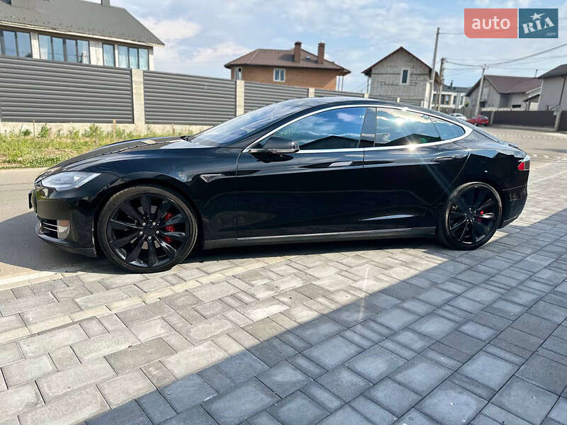 Ліфтбек Tesla Model S 2014 в Києві