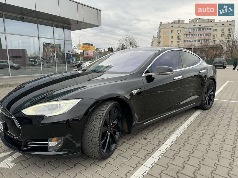 Ліфтбек Tesla Model S 2014 в Києві