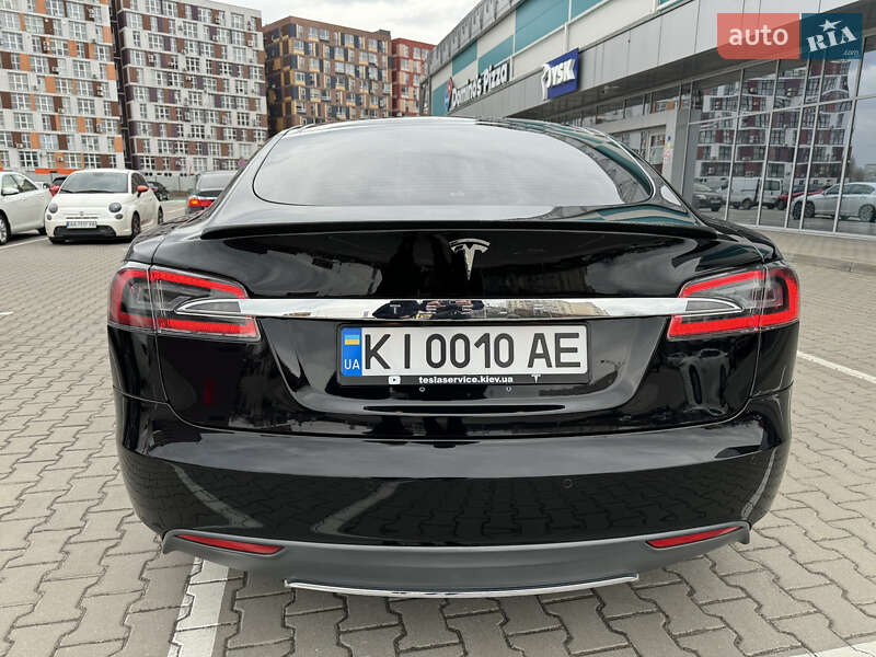 Ліфтбек Tesla Model S 2014 в Києві