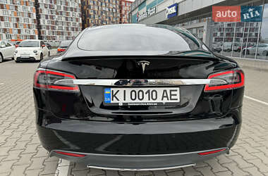 Лифтбек Tesla Model S 2014 в 