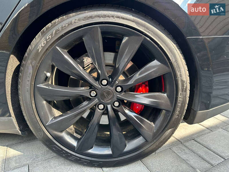Ліфтбек Tesla Model S 2014 в Києві