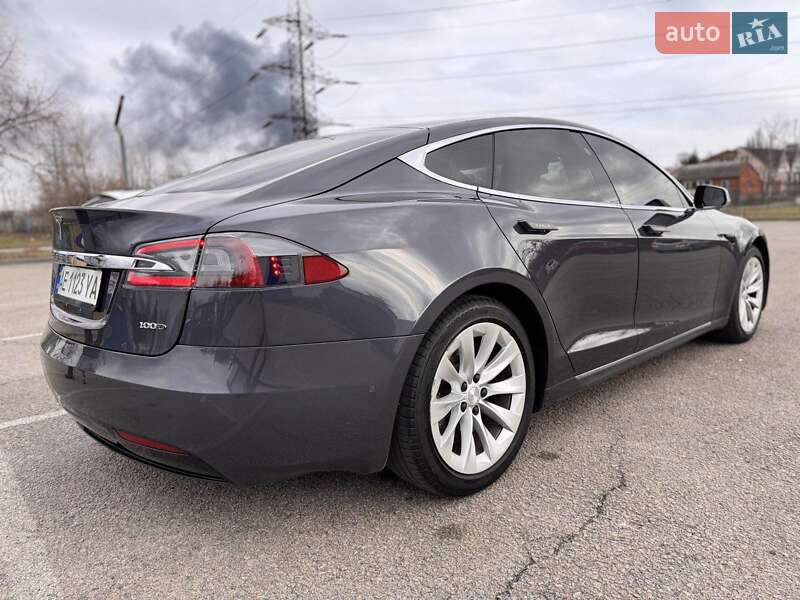 Лифтбек Tesla Model S 2018 в Днепре