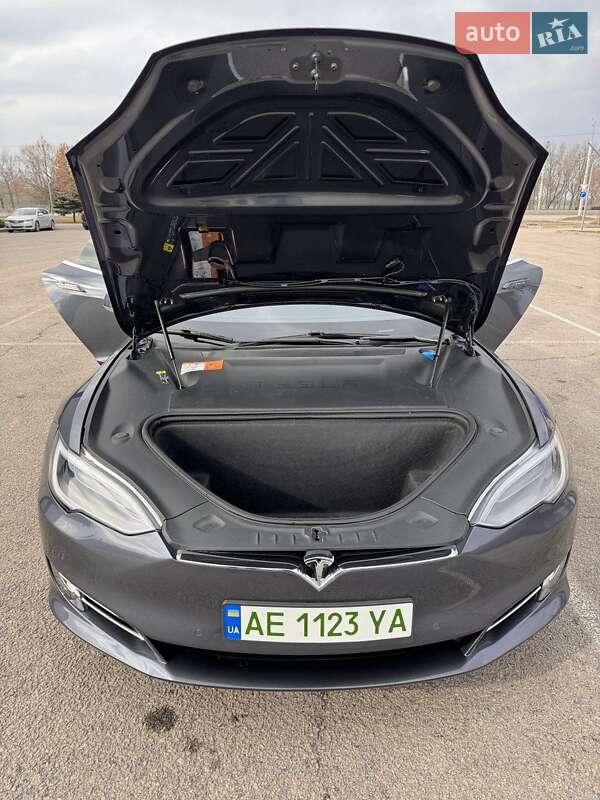 Лифтбек Tesla Model S 2018 в Днепре