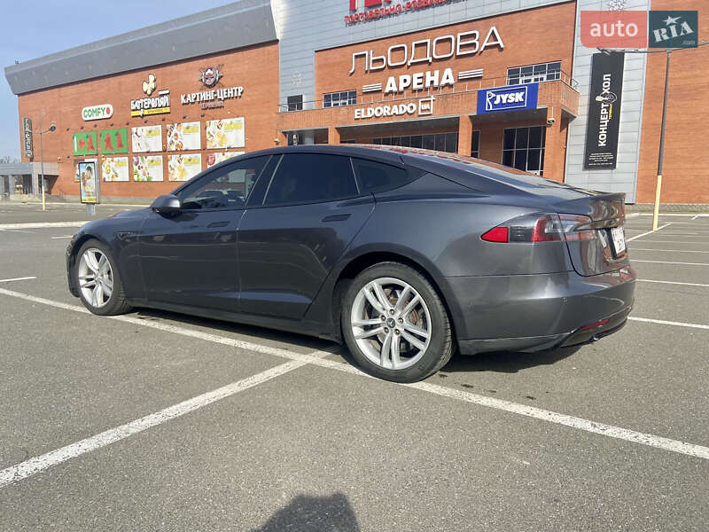 Ліфтбек Tesla Model S 2015 в Броварах