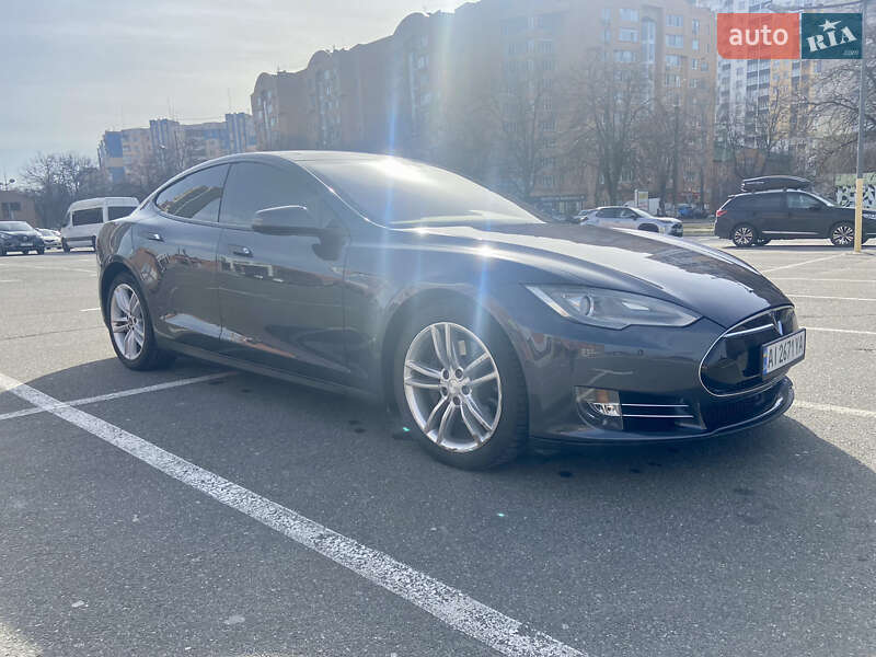 Ліфтбек Tesla Model S 2015 в Броварах