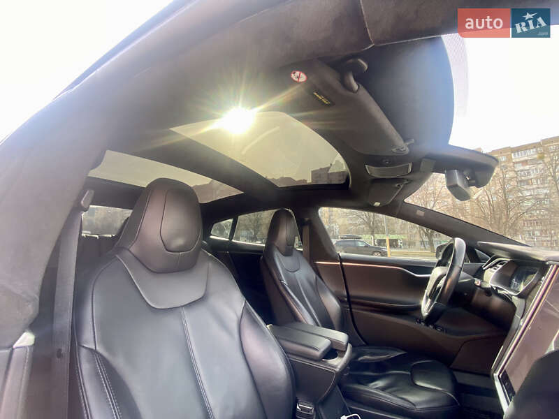 Ліфтбек Tesla Model S 2015 в Броварах