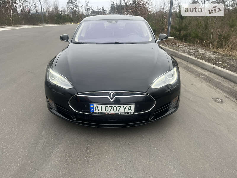 Лифтбек Tesla Model S 2015 в Василькове