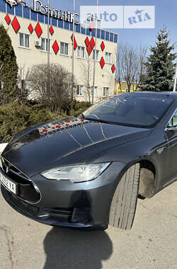 Лифтбек Tesla Model S 2016 в Полтаве