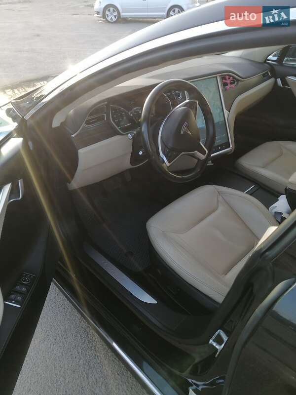 Лифтбек Tesla Model S 2015 в Житомире